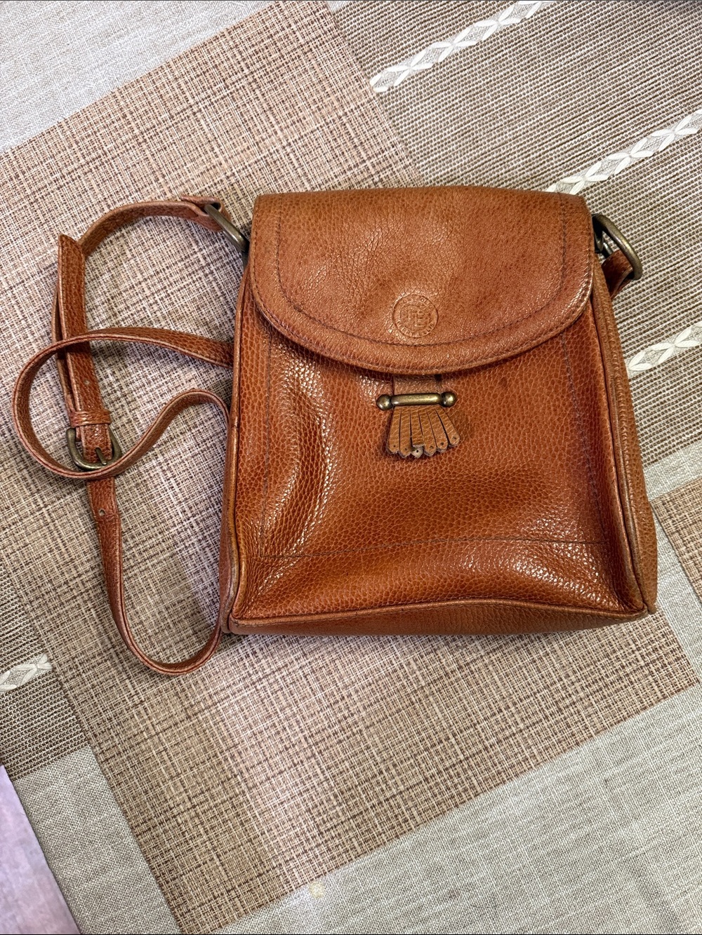 Vintage Portfolio Perry Ellis Tan Pebbled Leather Crossbody with Tassel Bar
